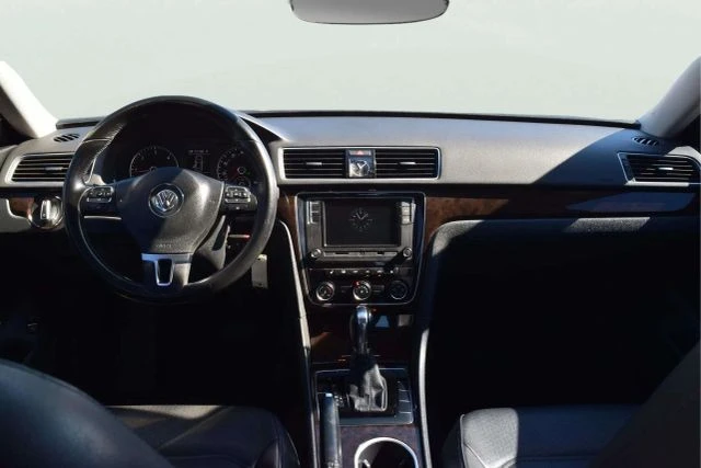 2014 Volkswagen Passat - Image 17 of 21