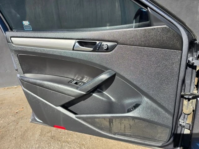 2014 Volkswagen Passat - Image 17 of 21
