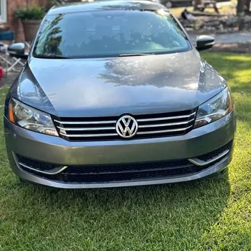 2014 Volkswagen Passat TDI SE Sedan 4D