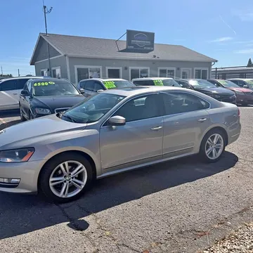 2014 Volkswagen Passat TDI SE Sedan 4D