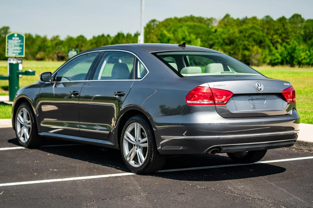 2014 Volkswagen Passat - Image 17 of 31