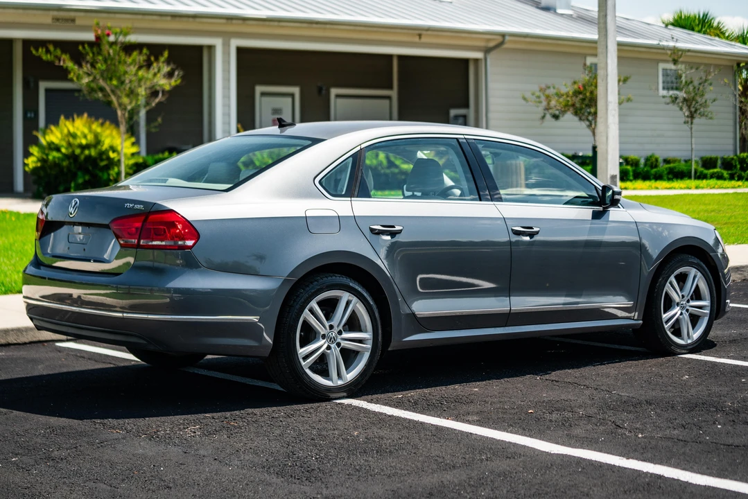 2014 Volkswagen Passat - Image 23 of 31