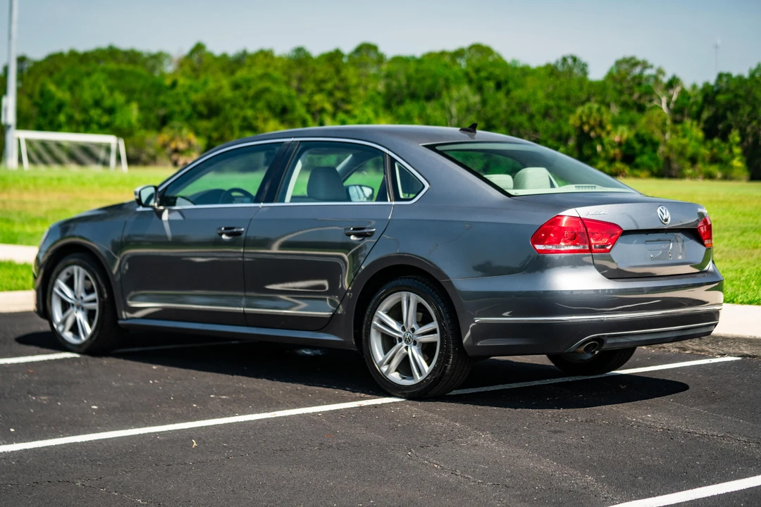 2014 Volkswagen Passat - Image 15 of 31