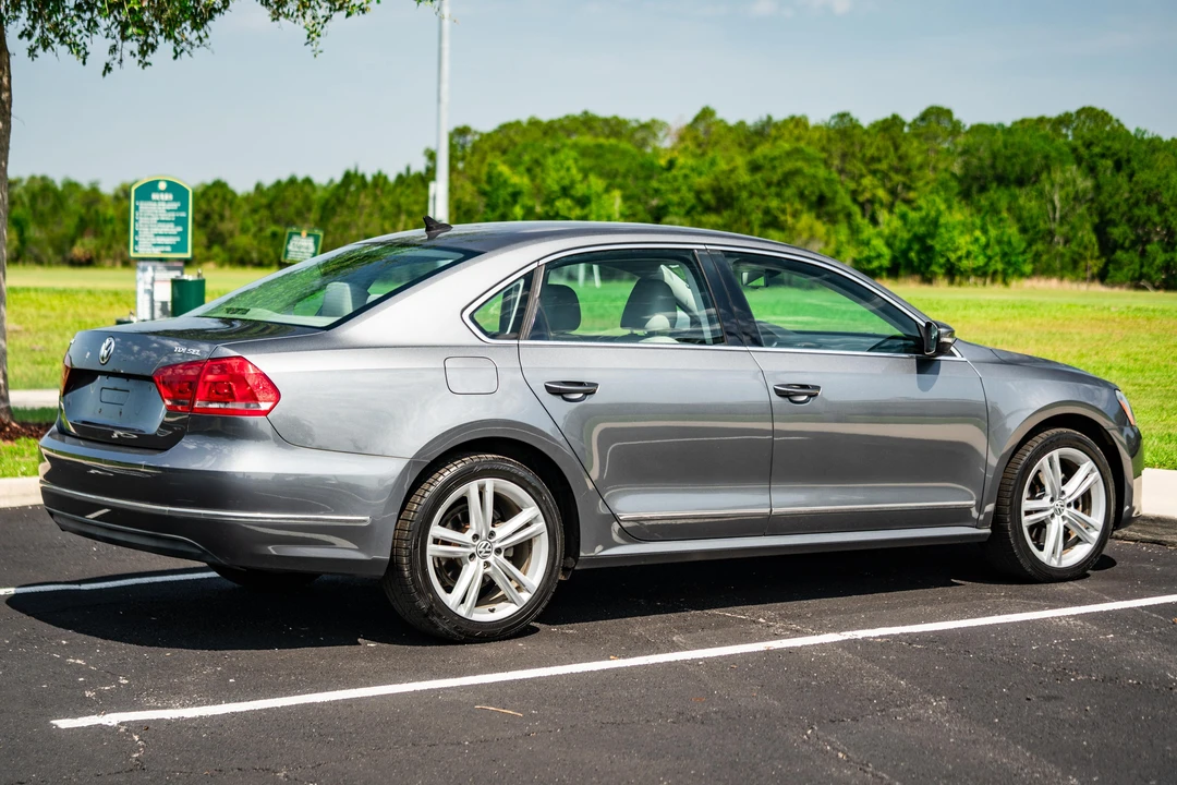 2014 Volkswagen Passat - Image 24 of 31