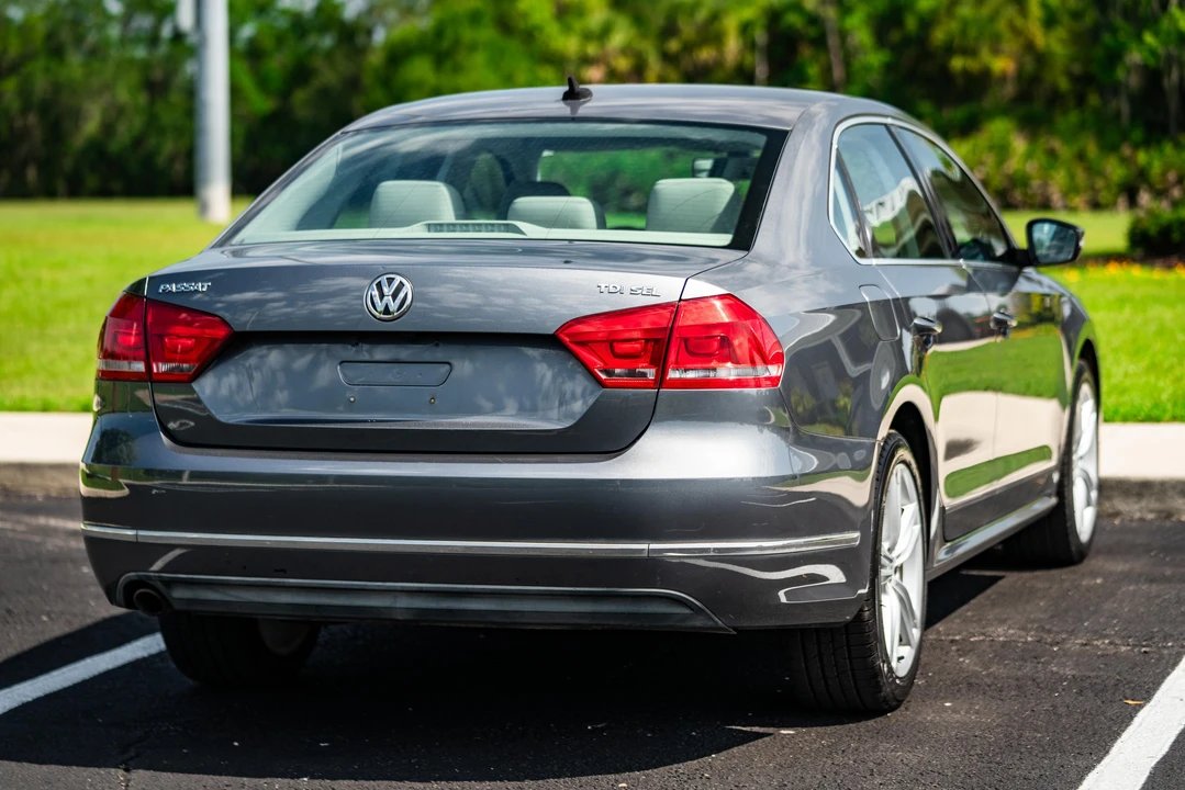 2014 Volkswagen Passat - Image 20 of 31