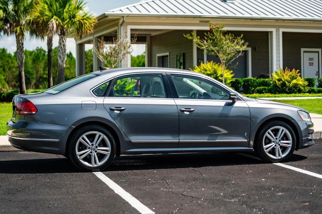 2014 Volkswagen Passat - Image 26 of 31