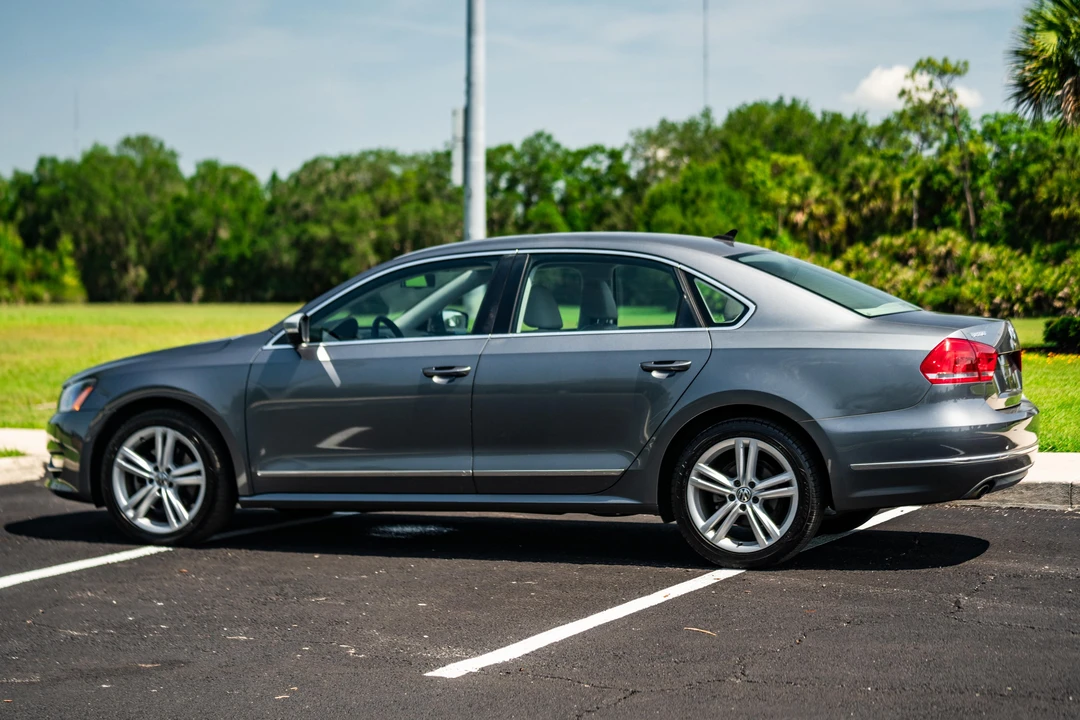2014 Volkswagen Passat - Image 12 of 31