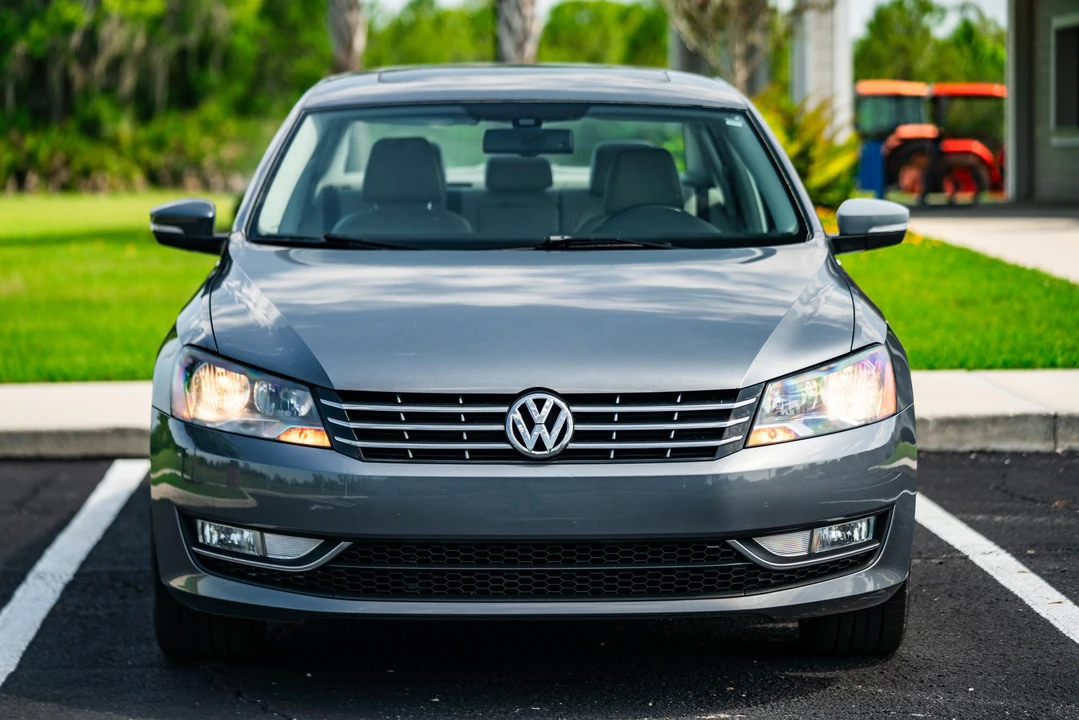 2014 Volkswagen Passat - Image 2 of 31