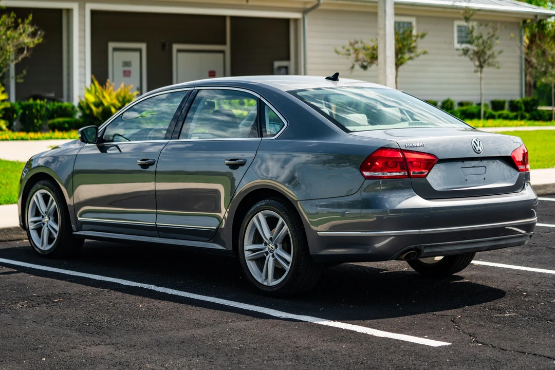 2014 Volkswagen Passat - Image 16 of 31