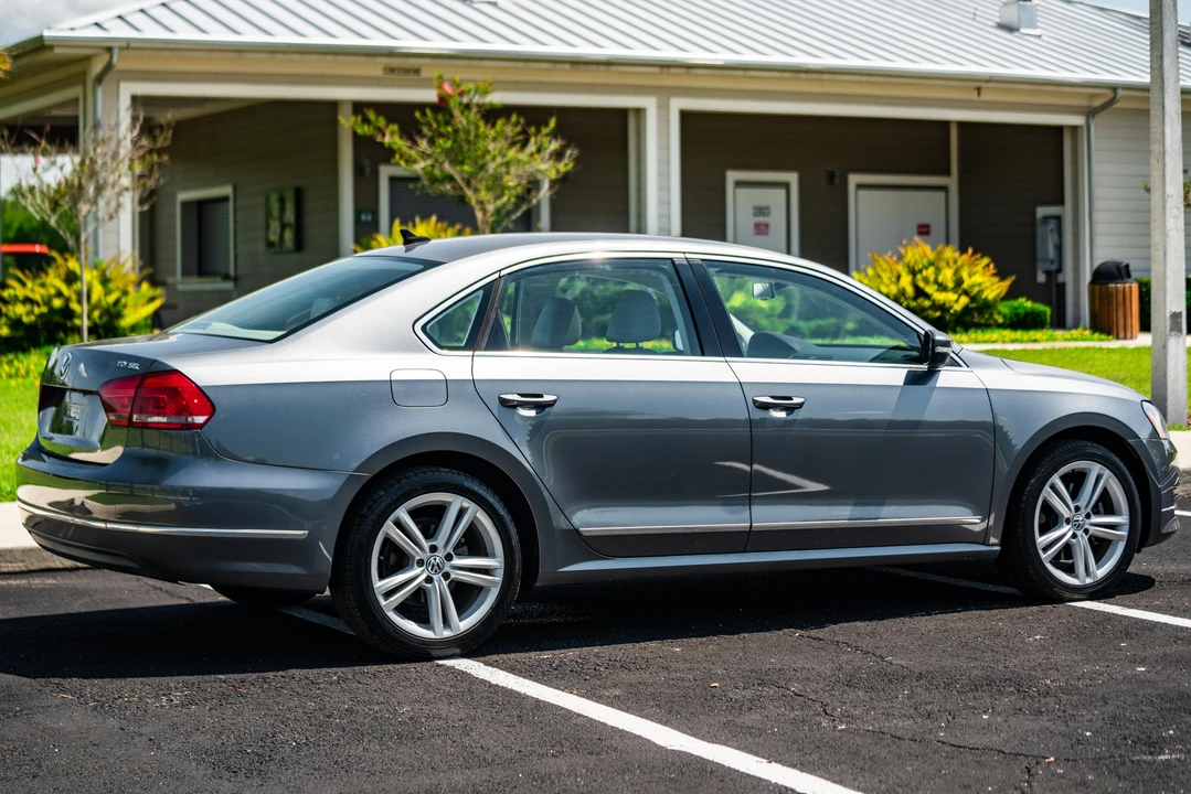 2014 Volkswagen Passat - Image 25 of 31