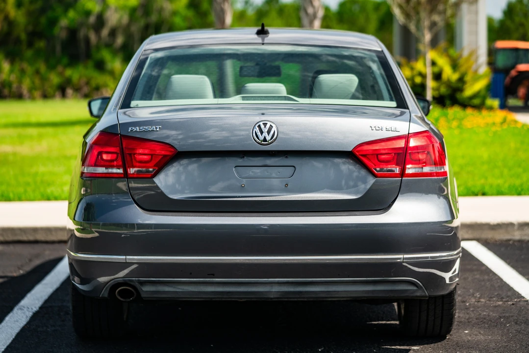 2014 Volkswagen Passat - Image 5 of 31