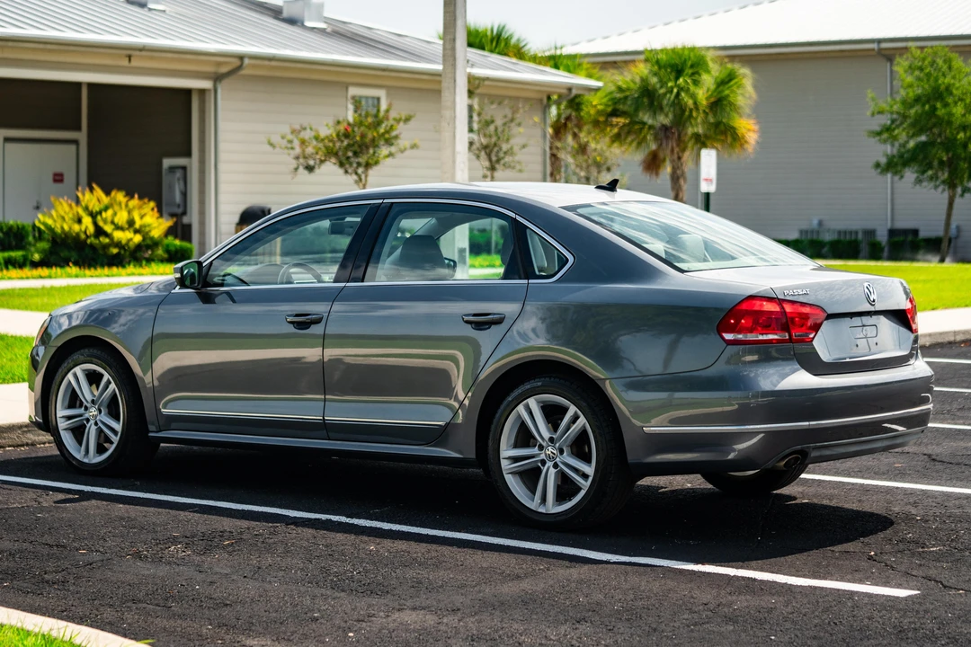 2014 Volkswagen Passat - Image 14 of 31