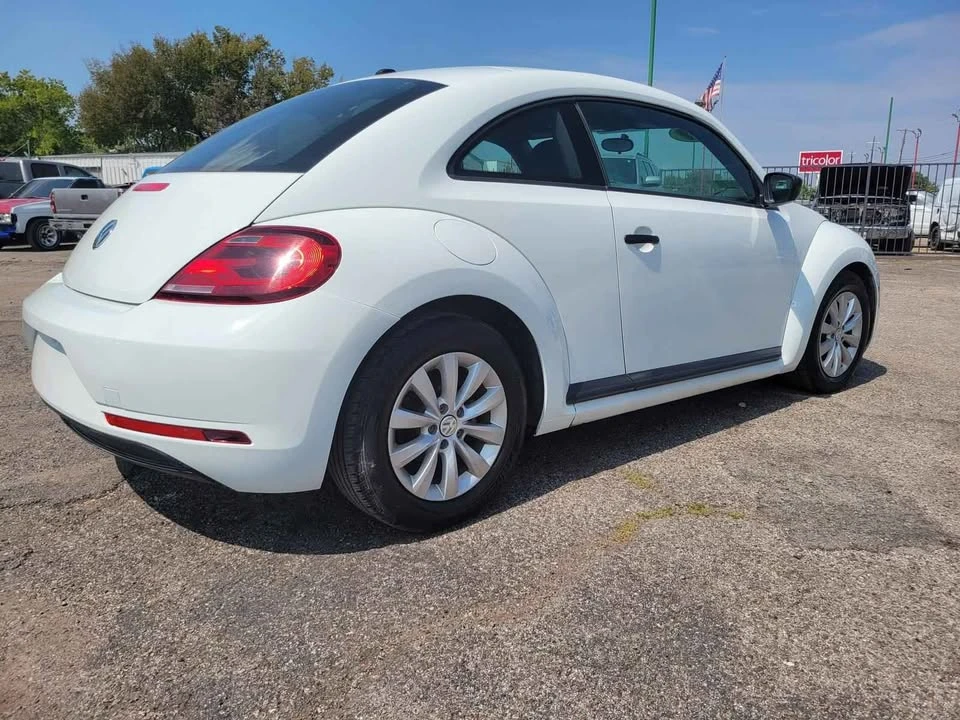 2014 Volkswagen A5 Beetle - Image 2 of 10