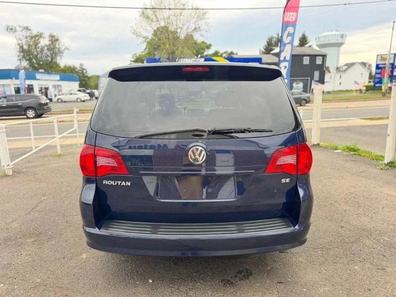 2014 Volkswagen Routan - Image 12 of 12