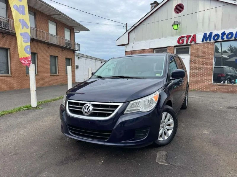 2014 Volkswagen Routan - Image 4 of 12