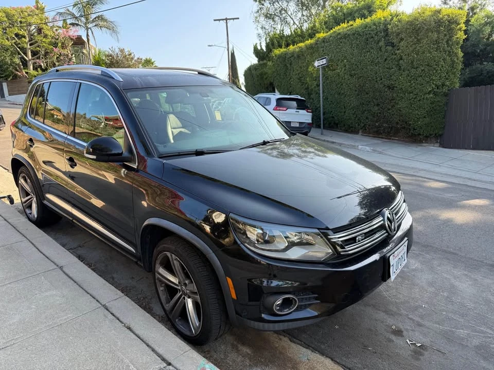 2014 Volkswagen Tiguan - Image 2 of 4