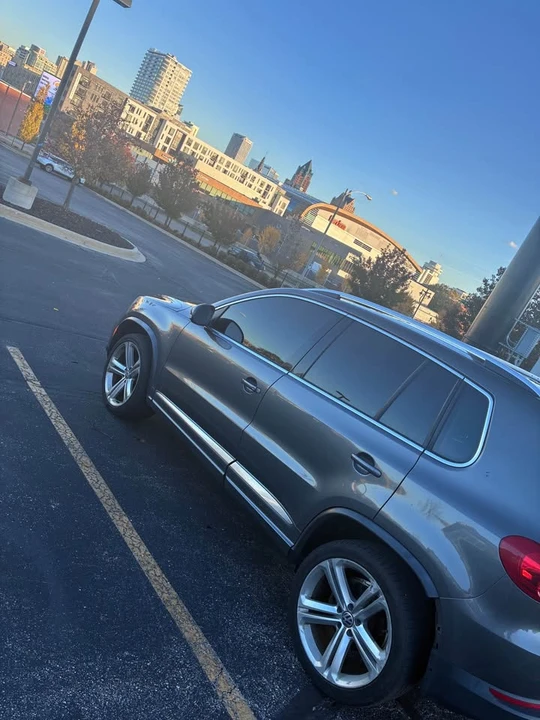 2014 Volkswagen Tiguan - Image 3 of 7
