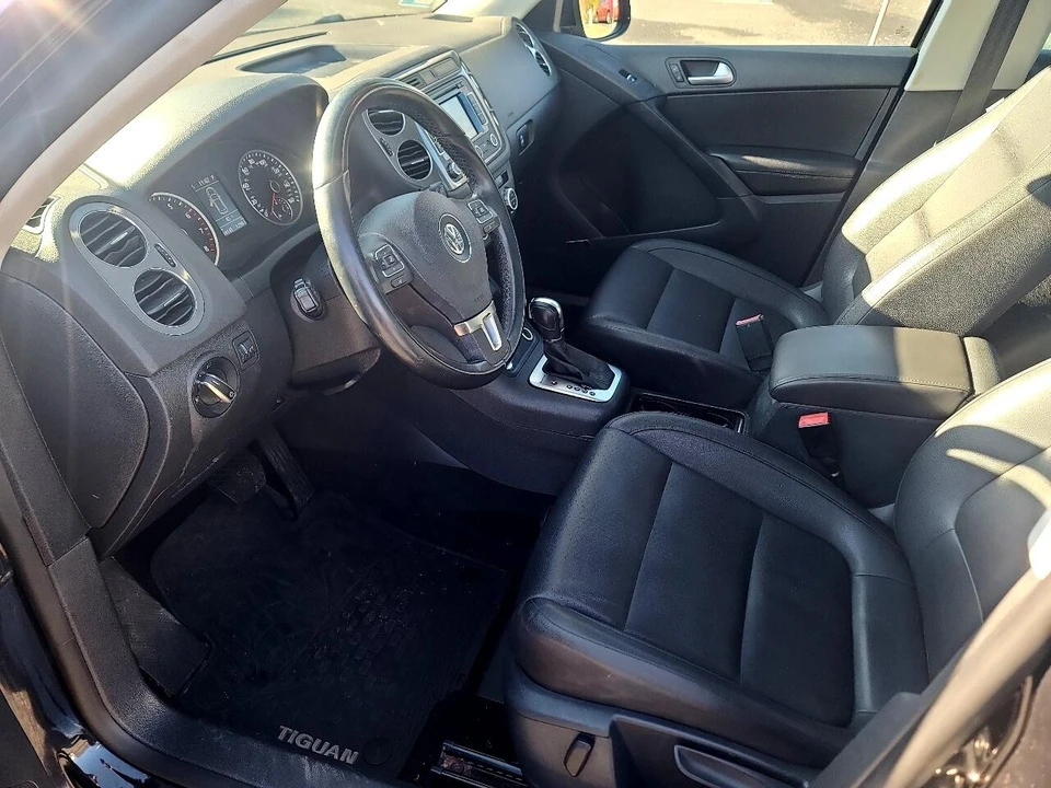 2014 Volkswagen Tiguan - Image 10 of 21