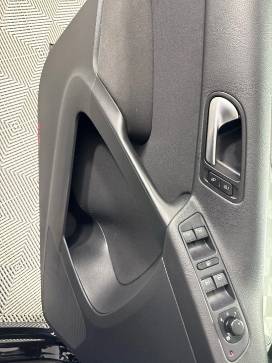 2014 Volkswagen Tiguan - Image 10 of 12