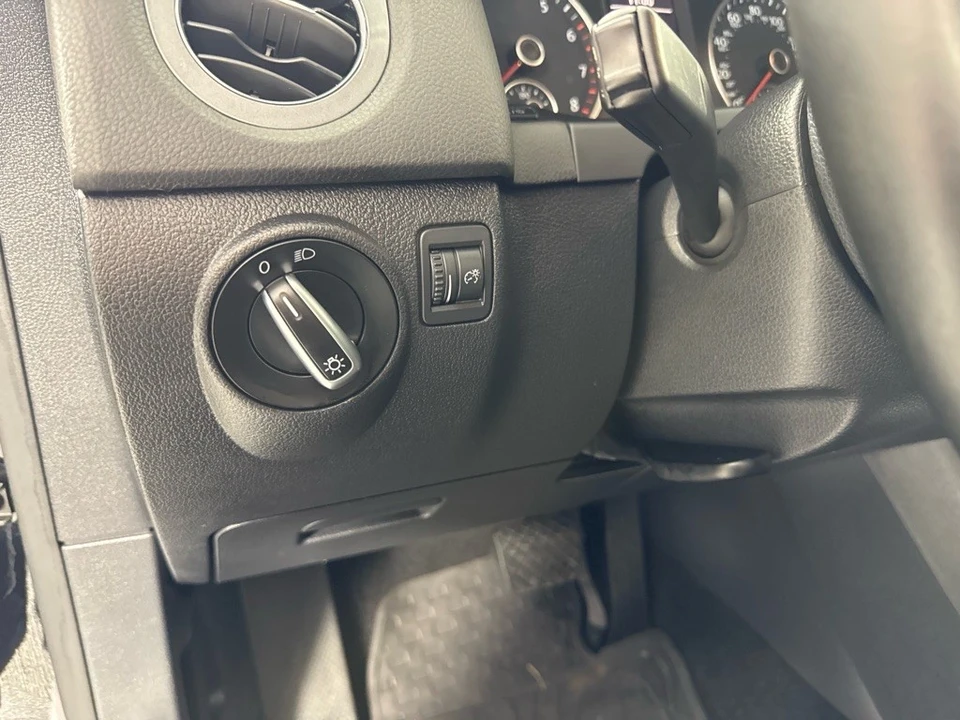 2014 Volkswagen Tiguan - Image 13 of 21