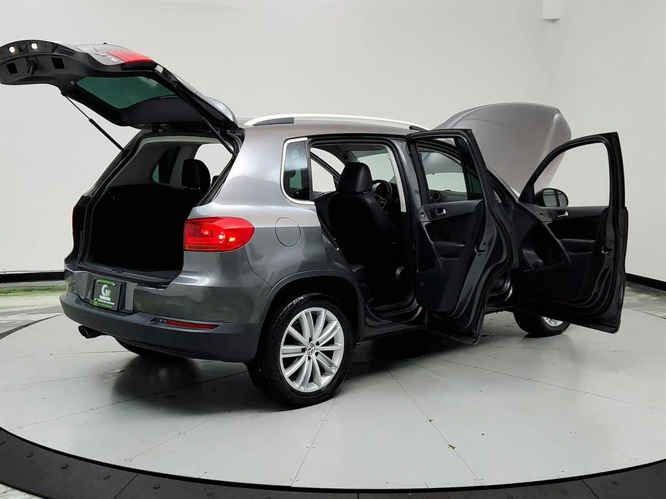 2014 Volkswagen Tiguan - Image 11 of 12