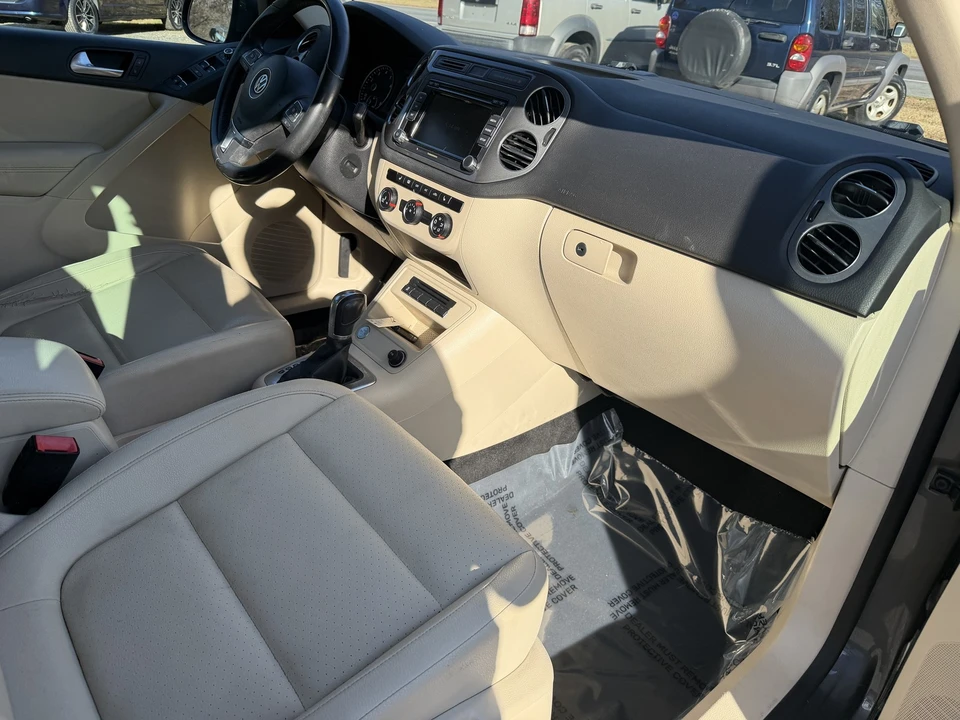 2014 Volkswagen Tiguan - Image 7 of 21