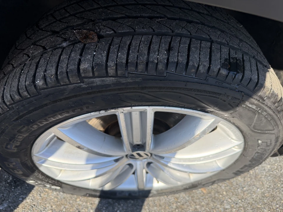 2014 Volkswagen Tiguan - Image 8 of 21