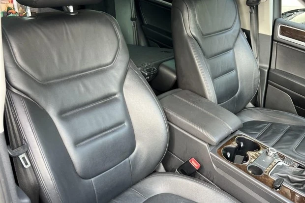 2014 Volkswagen Touareg - Image 4 of 8