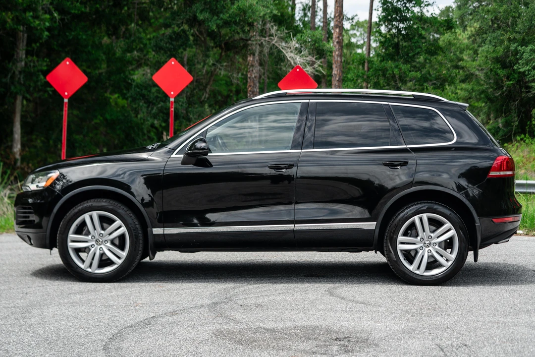 2014 Volkswagen Touareg - Image 10 of 31