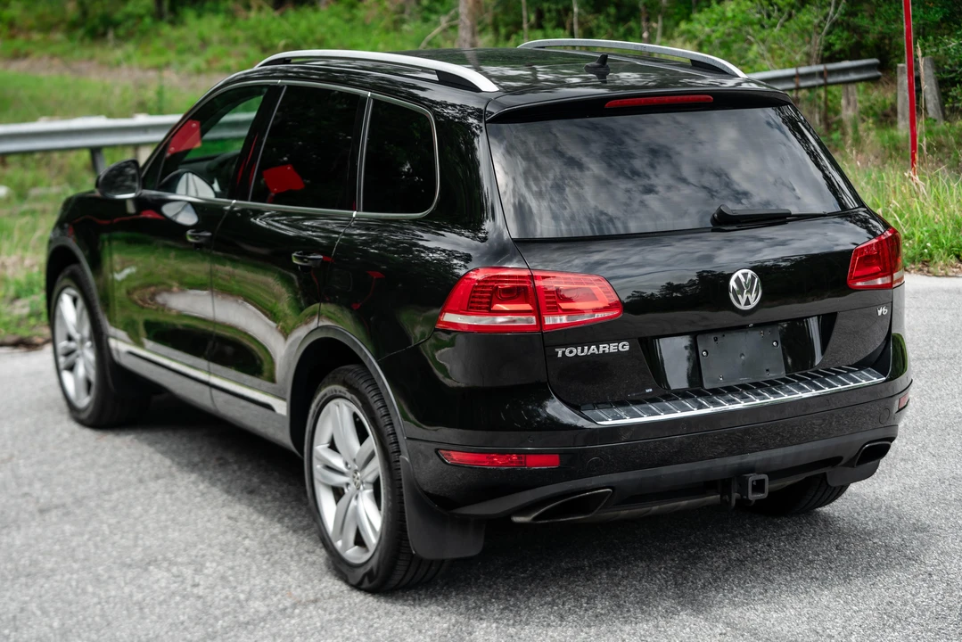 2014 Volkswagen Touareg - Image 14 of 31