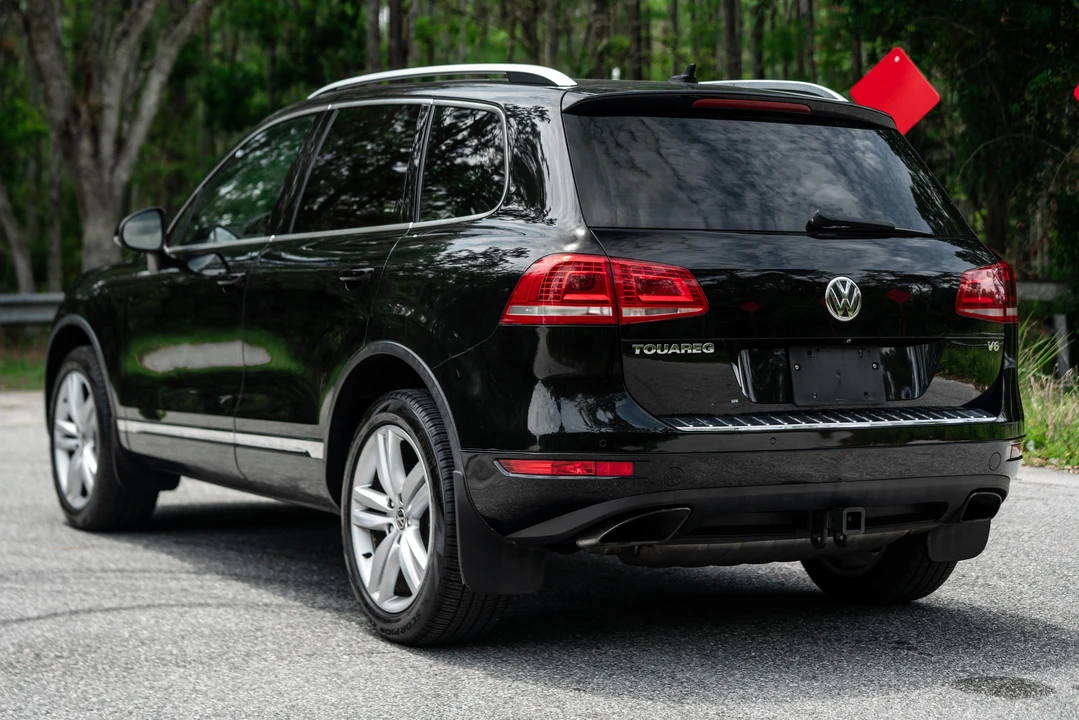 2014 Volkswagen Touareg - Image 15 of 31
