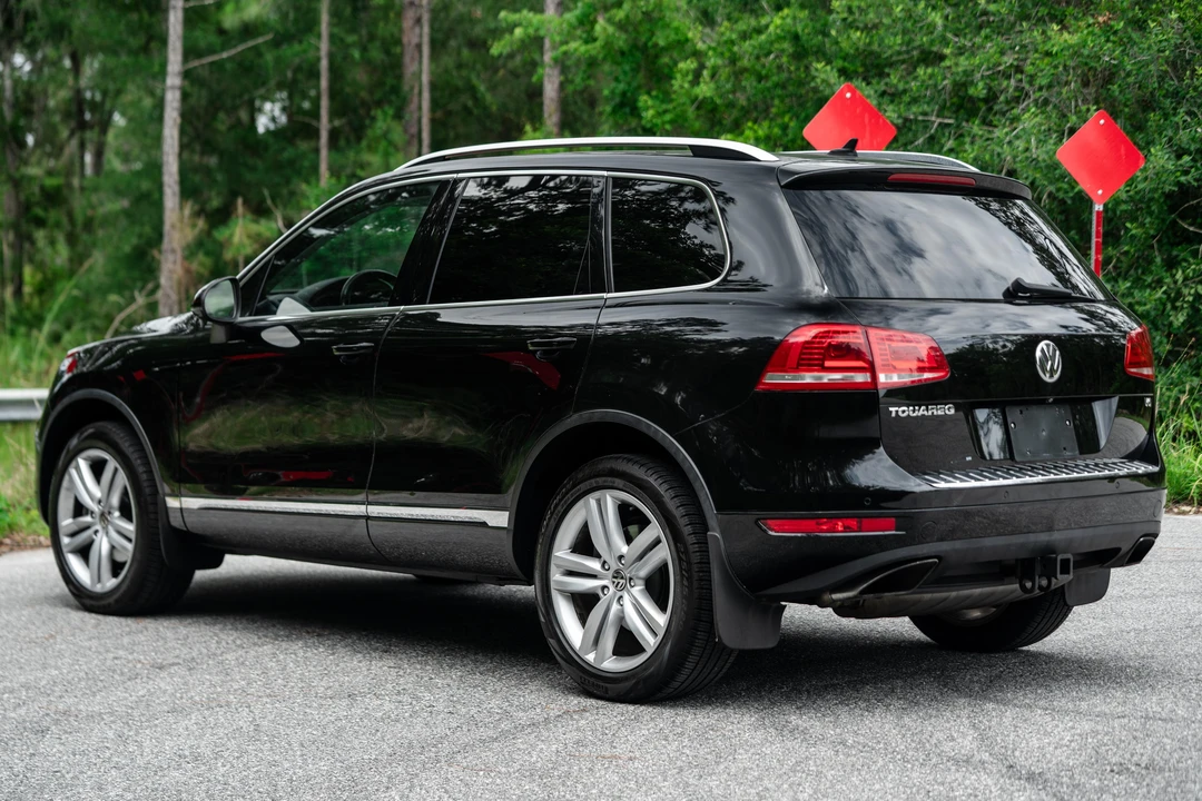 2014 Volkswagen Touareg - Image 13 of 31