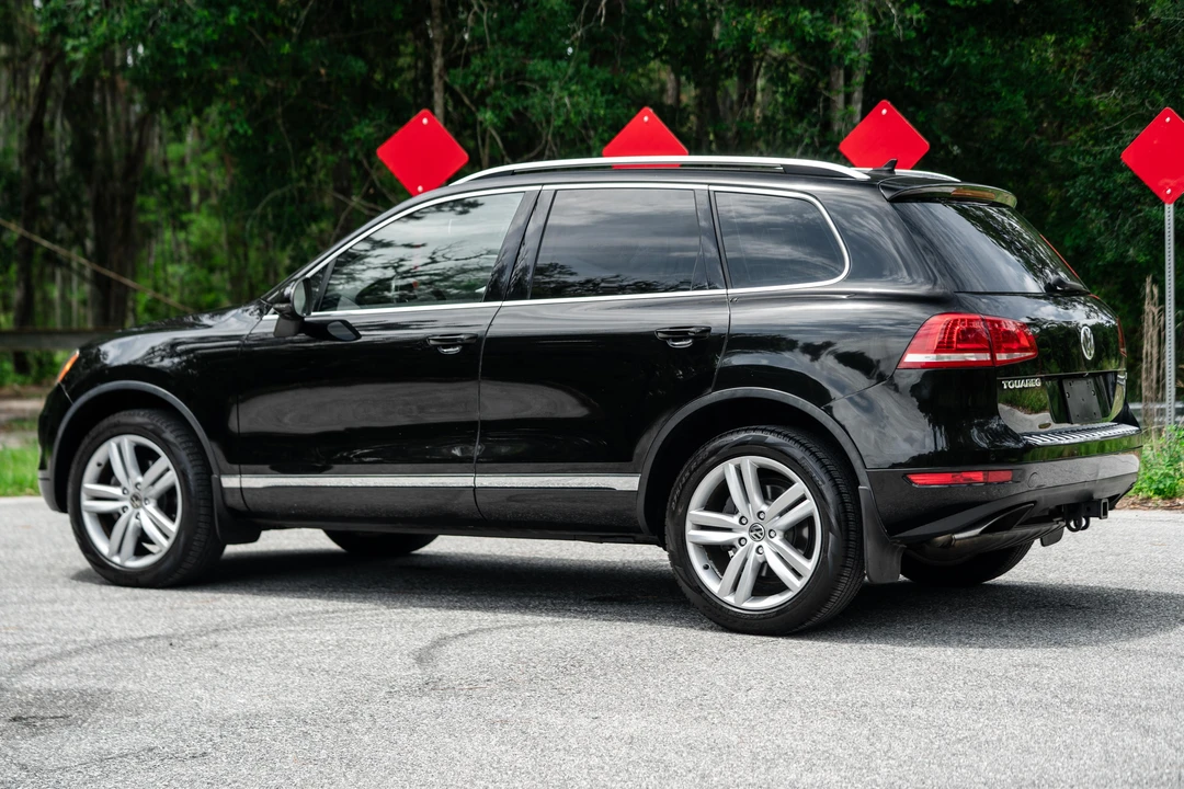 2014 Volkswagen Touareg - Image 11 of 31