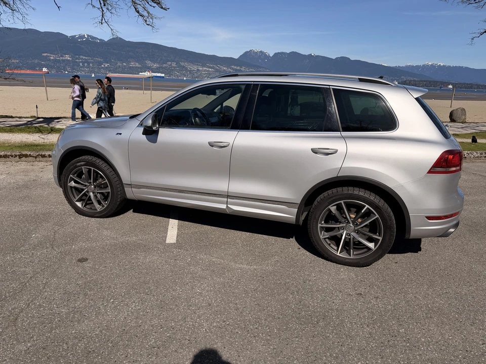 2014 Volkswagen Touareg - Image 20 of 21