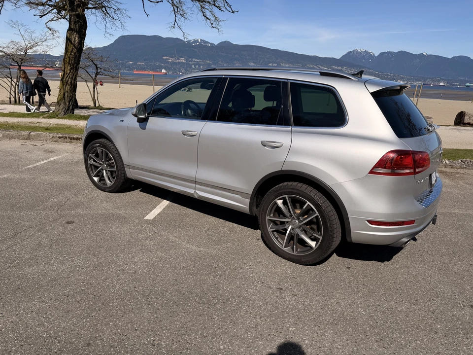2014 Volkswagen Touareg - Image 19 of 21