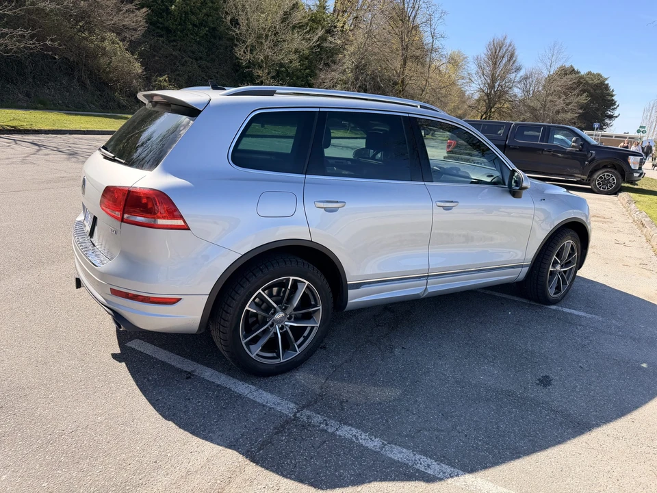 2014 Volkswagen Touareg - Image 13 of 21