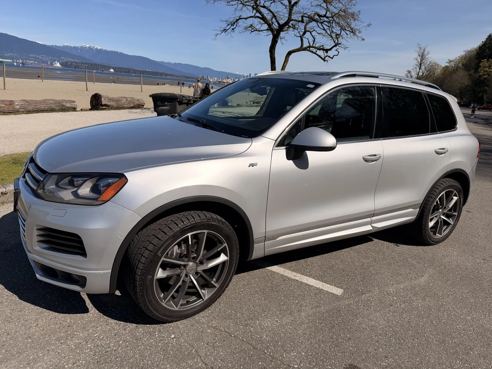 2014 Volkswagen Touareg - Image 2 of 21
