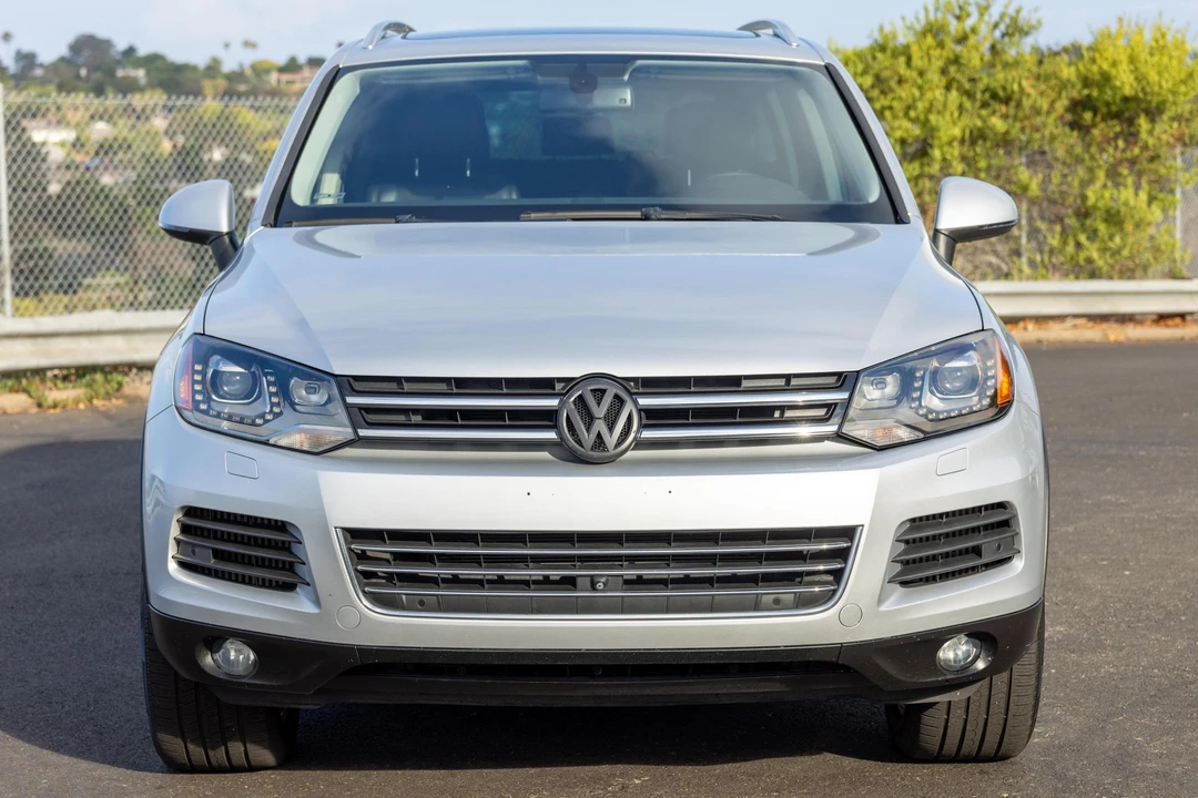 2014 Volkswagen Touareg - Image 2 of 31