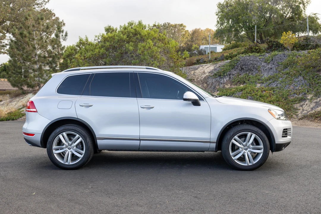 2014 Volkswagen Touareg - Image 10 of 31