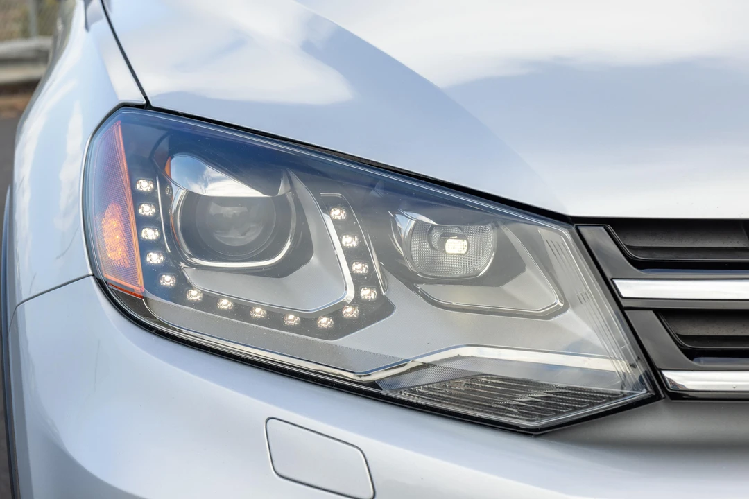 2014 Volkswagen Touareg - Image 12 of 31