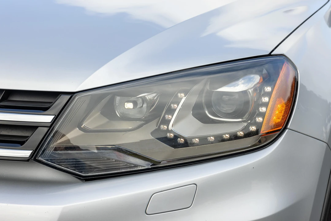 2014 Volkswagen Touareg - Image 17 of 31