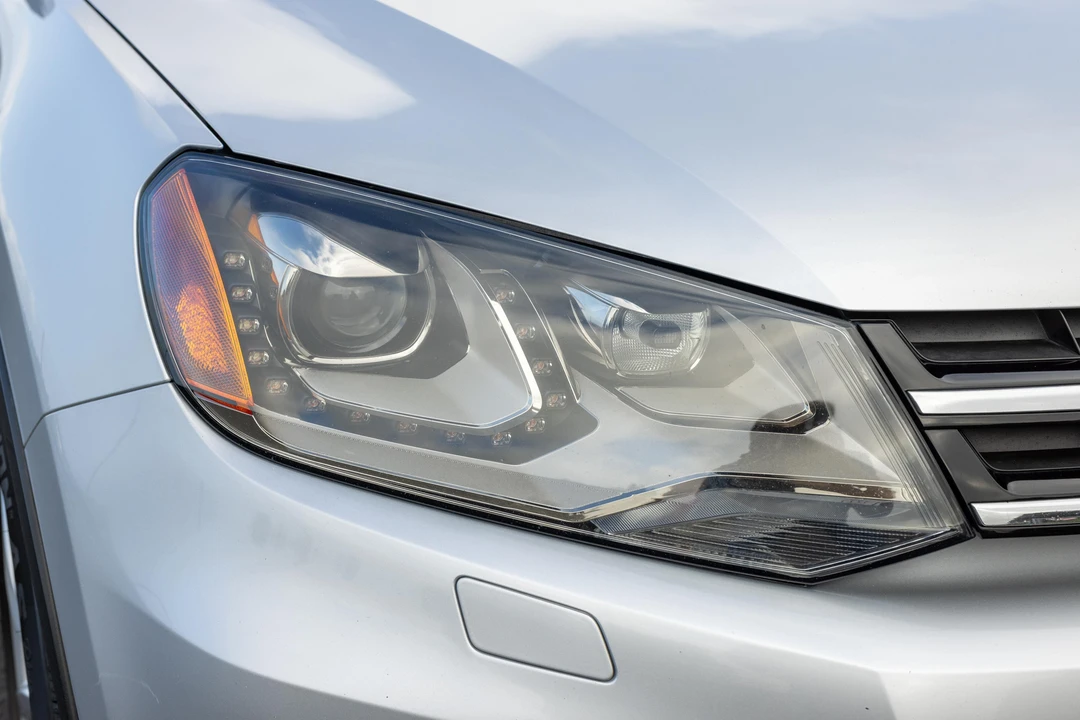 2014 Volkswagen Touareg - Image 11 of 31
