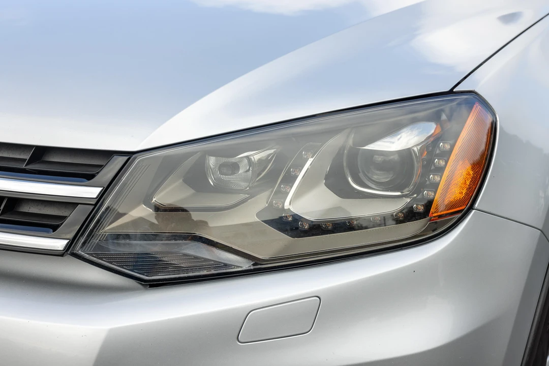 2014 Volkswagen Touareg - Image 16 of 31