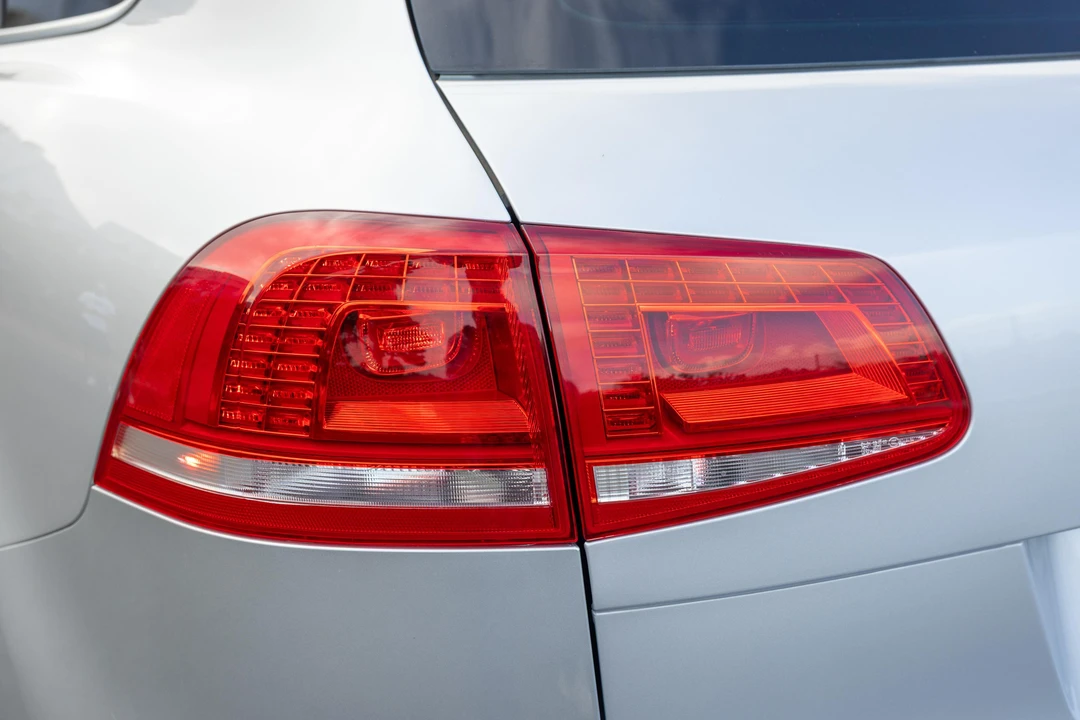 2014 Volkswagen Touareg - Image 25 of 31
