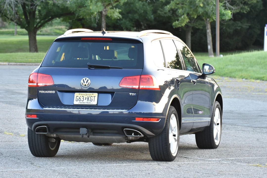 2014 Volkswagen Touareg - Image 29 of 31