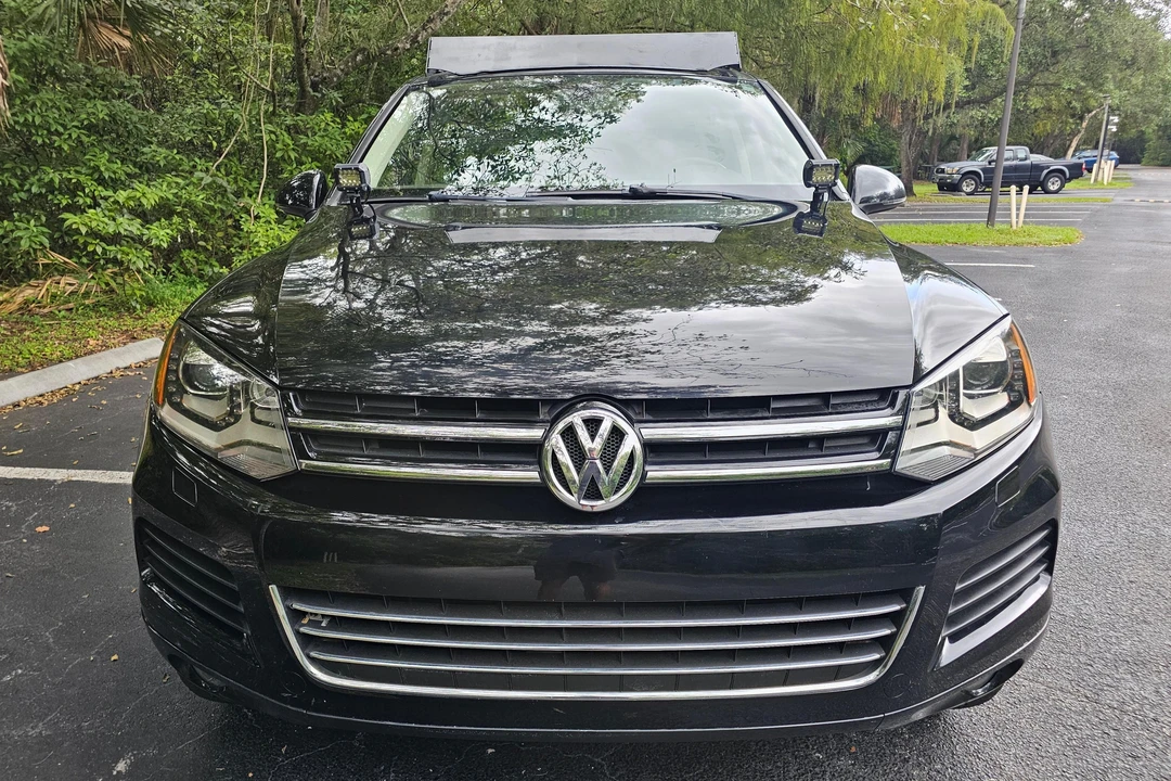 2014 Volkswagen Touareg - Image 2 of 31