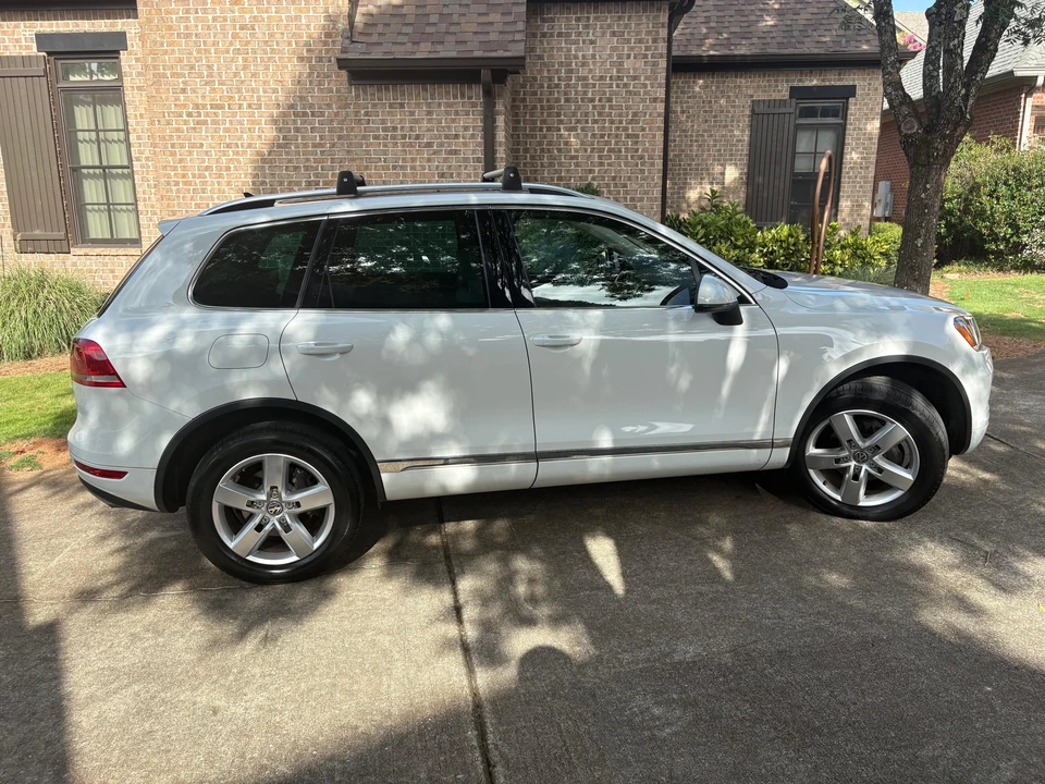 2014 Volkswagen Touareg - Image 17 of 31