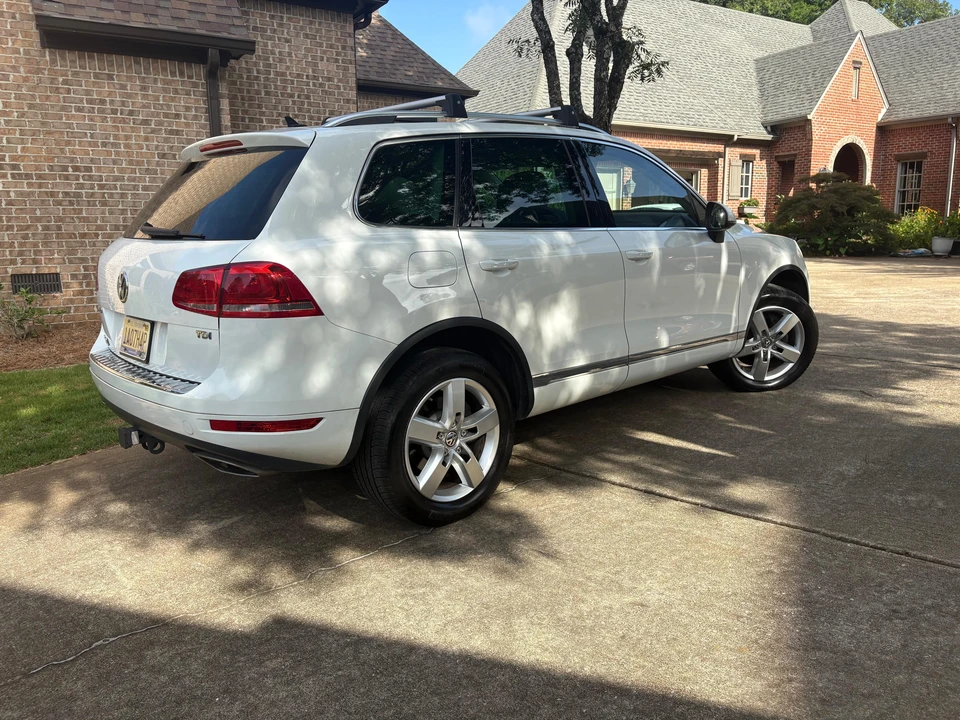 2014 Volkswagen Touareg - Image 13 of 31