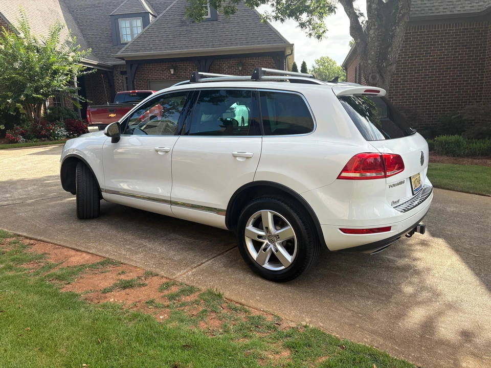 2014 Volkswagen Touareg - Image 10 of 31