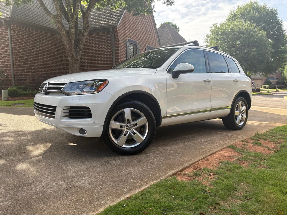 2014 Volkswagen Touareg - Image 8 of 31